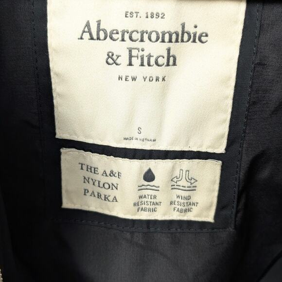 Abercrombie & Fitch Black A&F Nylon Parka Hooded Jacket, size S - Picture 3 of 9